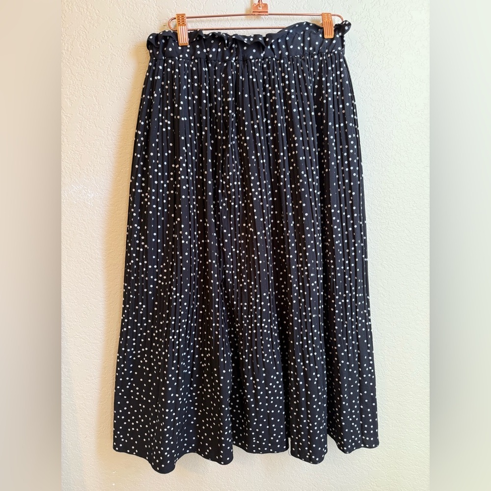 Elegant Black and White Polka Dot Midi Skirt